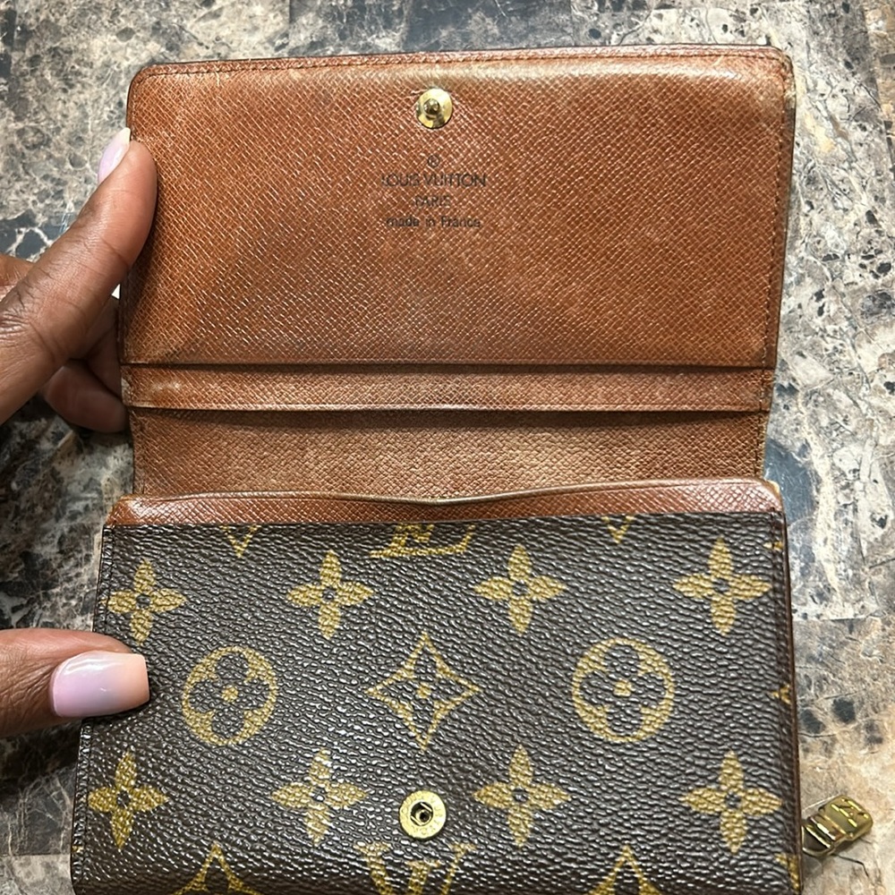 LV Mono Snap Wallet - Picture 3 of 15